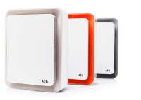 Er ist schick und ein technisches Highlight unter den Heizlüftern: der HS 207. Die Geräte dieser modernen AEG-Serie gibt es in den Ausführungen B (Beige), O (Orange) und G (Grau). Im Sommer wird der Heizlüfter auch als Ventilator ohne den Heizbetrieb genutzt.  