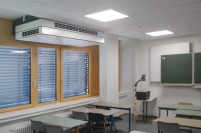 Um Unterrichts- und Funktionsräume der sanierten Anne-Frank-Gesamtschule.......
