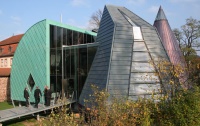 Außergewöhnlich gestaltet und durch das SHK-Handwerk meisterlich in Szene gesetzt: Das Klempner- und Kupferschmiedemuseum in Karlstadt am Main. 