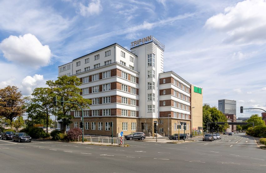 Ehemals „Osram-Haus“, heute Trip Inn Hotel: Nach der...