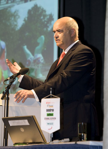 Die Eröffnungsrede hielt der Präsident des Zentralverbandes...