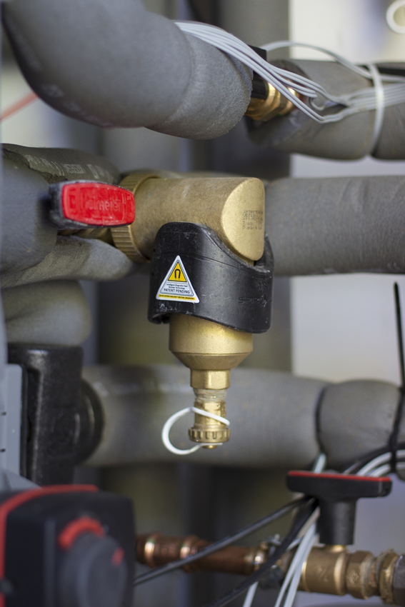 Zwei magnetische Schlammabscheider SpiroTrap MB3 schützen...