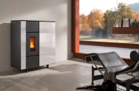 wodtke Pellet Primärofen Ultra-Linie, Modellreihe ixbase: Lebenskomfort und Wohlfühlwärme mit der Technik der Zukunft. Die Nennwärmeleistung beträgt 5 bzw. 6 kW, der Einstellbereich 2 - 5 bzw. 6 kW; optional ausgestattet mit der wodtke eReserve.   <br />Bild: wodtke GmbH