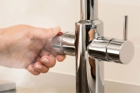 AEG Heißwassersystem HOT 5: Über den linksseitiges.......