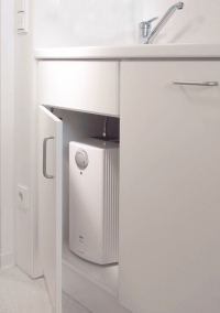 Beim AEG 5-Liter-Kleinspeicher „Huz 5 ÖKO Comfort“ wird automatisch eine ungewollte Wärmezirkulation durch die Temperierbatterie vermieden (ThermoStop-Technologie).