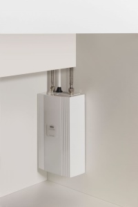 Der AEG Durchlauferhitzer DDLE Kompakt 11/13 ist ein leistungsstarkes und zugleich sehr energieeffizientes Gerät. Das Warmwasser wird hygienisch im Durchfluss bereitet, exakt 