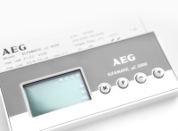 Die ELFAMATIC Aufladesteuerung regelt das Aufladen der Wärmespeicher individuell für jedes Einzelgerät und hilft zusätzlich beim Sparen. <br />Bilder: AEG