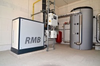 Mit einem Blockheizkraftwerk von RMB/ENERGIE sind Betreiber immer auf der sicheren Seite.<br />Bild: RMB/ENERGIE