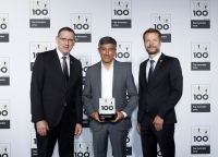 v.l.n.r.: Georg Weber (CTO WILO SE), Ranga Yogeshwar, Dr. Jörg Praczyk (Senior Vice President Research & Development WILO SE) bei der Verleihung des Top 100 Sigels in Frankfurt.<br />Bild: WILO