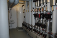 Die gesamte Ansteuerung und Überwachung der Heizkreise erfolgt über die bestehende Gebäudeleittechnik (GLT).<br />Bilder: August Brötje