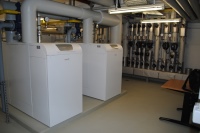 Das Ergebnis: Zwei Gas-Brennwertkessel SGB 400H von BRÖTJE mit je 400 kW versorgen das Gebäude effizient und zeitgemäß.<br />Bilder: August Brötje