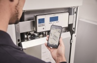 Die App ersatzteilCHECK identifiziert benötigte Ersatzteile schnell und zuverlässig. Mit der App depotCHECK können sie direkt bestellt werden.<br />Bilder: Vaillant