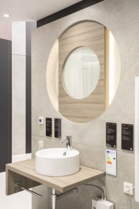 Mit der AEG Spiegelheizung ist der Badspiegel permanent beschlagfrei. Die Spiegelheizung kann einfach mit dem Lichtschalter gekoppelt werden.<br />