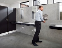 Die Waschplatz-Lösung von STIEBEL ELTRON bestehend aus Mini-Durchlauferhitzer, Sensorarmatur und Highspeed-Händetrockner sorgt für hohe Hygienestandards. 