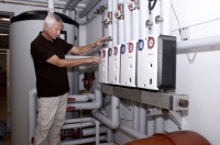Praktische Heiztipps gibt es bei Gebäudeenergieberatern.<br />Bild: Zukunft Altbau