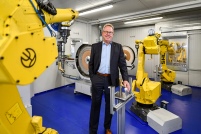 Ausgewiesener Produktionsexperte: Ab 14. Oktober 2019.......