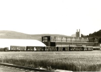 Aufbau des Roth Kunststoffwerks in Dautphetal-Buchenau im Jahr 1970. 