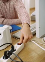 Auch die externen Netzteile von Laptops oder LCD-Monitoren.......