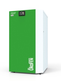 Die neue ÖkoFEN Pellematic Compact ist ein ultrakompakter Pellet-Heizwertkessel, der <br />9 kW Leistung mit effizienter und sauberer Verbrennung auf nur 0,6 Quadratmetern Stellfläche vereint. Dank ecc-Verbrennungstechnologie ermöglicht die neue Generation den Betrieb mit Abgastemperaturen von nur noch 70 °C. So wird noch mehr Energie im Heizsystem genutzt, was zusätzlich Heizkosten spart<br />