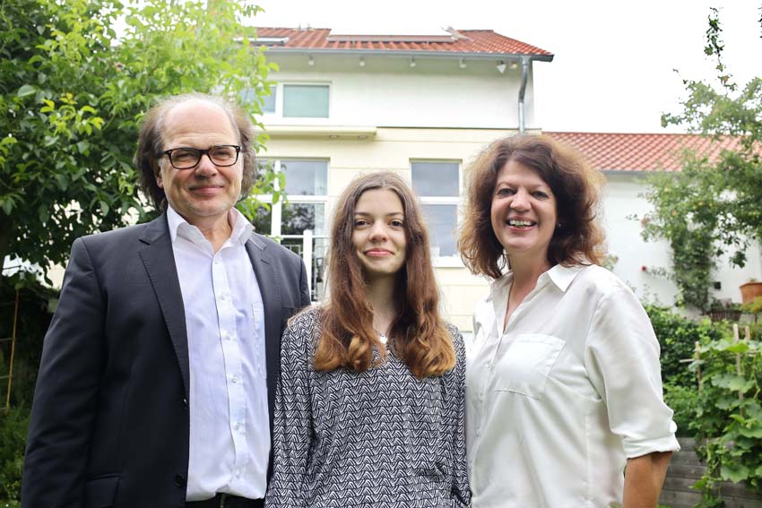 Solarthermie im Praxistest. Familie Kucharzik freut...