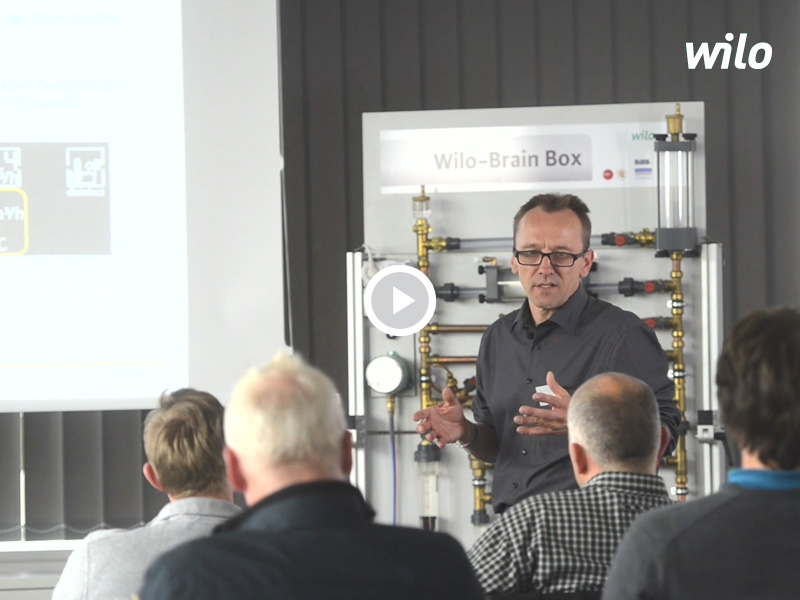 In den Videos-Tutorials zeigt Ihnen der Wilo-Trainer...