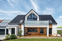 Ein Einfamilienhaus im Nördlinger Ortsteil Baldingen beherbergt ein Stück wahr gewordener Zukunftsvision, denn hinter der Fassade verbirgt sich das Wohnhaus von Morgen: Ein nahezu energieautarkes Gebäude, das mit einem Minimum an Energiezufuhr auskommt und dabei äußerst wohnlich ist. <br />Bild: obs/tdx/Thermo Natur/Gerd Schaller"