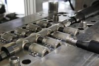 Verteilerbalken im Innenhochdruck-Umformwerkzeug.<br />Bild: ICM e.V.