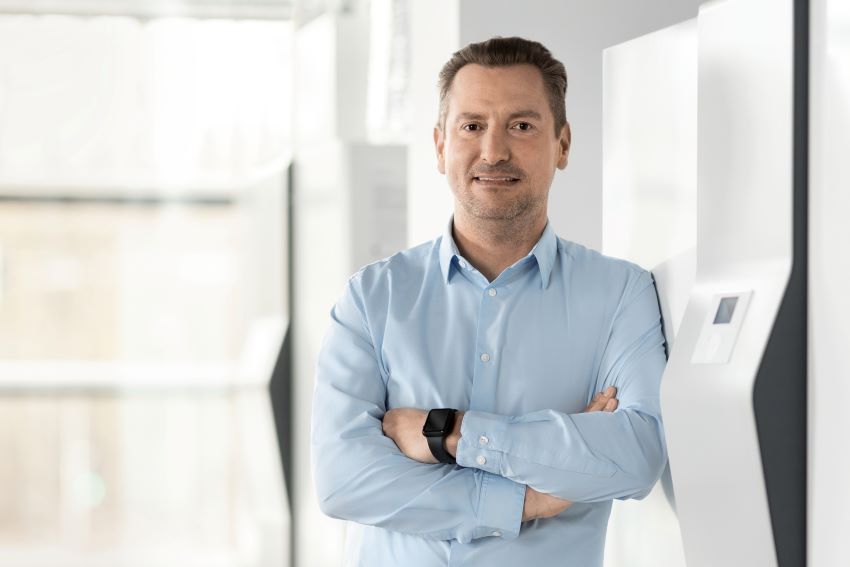 Gemeinsam durchstarten – „Wir sind Ihr Installationspartner“Bilder:...