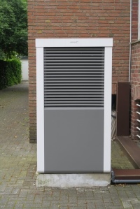 Die optimierte Gehäusekonstruktion sorgt für äußerst geringe Betriebsgeräusche. Ermöglicht wird das u. a. durch einen leisen Eulenflügelventilator.