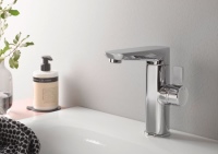Der moderne Waschtisch-Einhebelmischer AquaXPro ist ebenfalls in den Far-ben Chrom oder Gunmetal gebürstet zu bekommen. Die platzsparende L-Form erlaubt eine Schwenkbarkeit des Auslaufs um 360°. 