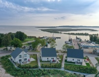 Das barrierefreie Resort Stettiner Haff liegt im malerischen.......