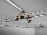 In Trinkwasseranlagen ist die Temperaturhaltung aus hygienischen Gründen elementar. Mit dem elektronischen „AquaVip“-Zirkulationsregulierventil wird das höchst präzise erreicht.<br />Bilder: Viega