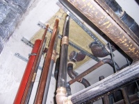 Gerade im Bestand ist die abnahmesichere Nachbelegung von Brandschutzdurchführungen ohne eindeutige Kennzeichnung der vorhandenen Rohrabschottungen nahezu unmöglich. Die Vereinheitlichung der Kennzeichnung macht also für alle am Bau Beteiligten die Umsetzung noch sicherer.<br />Bilder: Viega
