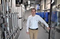 Frank Röder, Leiter Anlagenplanung Stiebel Eltron, ist überzeugt vom Wärmepumpenführerschein. Der Zertifikatskurs wird jetzt digital für interessierte Fachhandwerker angeboten.<br />Bild: STIEBEL ELTRON