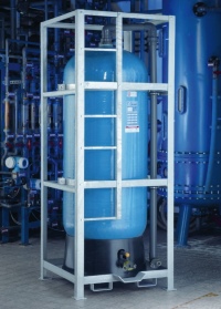 Das Kreislaufwasser wurde mit Orben Großmischbettfiltern auf kleiner 10 µS/cm gesenkt. Die Vollentsalzungseinheiten Jumbostil besitzen mit bis zu 20 m3/h bei 8 bar Druck und einer maximalen Temperatur von 80°C eine hohe hydraulische Belastbarkeit. 
