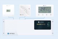 Die neue Regelklemmleiste mit zugehörigen Raumthermostaten überzeugt durch ihr schlichtes, minimalistisches Design und eignet sich für Verteilersysteme zum Heizen und Kühlen gleichermaßen. Insgesamt sind acht unabhängige Zonen mit bis zu 22 thermischen Stellantrieben steuerbar.<br />Bilder: AFRISO