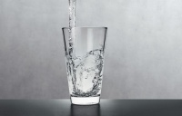 Hochwasser stellt eine ernsthafte Gefährdung der Trinkwasserhygiene in Hausinstallationen dar. Neben Überschwemmungen vor Ort könnte dabei aufgrund überlasteter oder gar überfluteter Systeme auch kontaminiertes Wasser bereits vom Versorger kommen.
