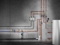 Zur Behebung der Hochwasserschäden an Trinkwasser-Installationen sind alle Dämmungen zu entfernen und anschließend sämtliche Bauteile mit sauberem Trinkwasser sorgfältig abzuwaschen. 