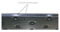 Die Herstellung des Schwimmbadabsorbers im CoEx-Verfahren sorgt für hohe Stabilität, Sicherheit, Witterungsbeständigkeit und dauerhafte UV-Resistenz. Innen entsteht eine glatte und geschlossenzellige Innenwand, die eine Top-Wasserqualität im Pool gewährleistet.  
