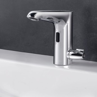 Die berührungslosen Schell Armaturen helfen dabei Wasser zu sparen. Dank Infrarot-Sensorik läuft Wasser nur dann, wenn es gebraucht wird.<br />Bilder: Schell