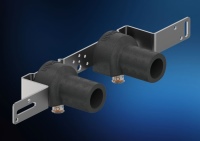 Die Zwei-in-eins-Lösung von Uponor lässt sich passgenau installieren und vermeidet Schallbrücken sowie das Austreten von Wasser. Spezialisten vom Fraunhofer Institut IBP und von IMA Materialforschung und Anwendungstechnik haben das Schallschutzset zertifiziert. <br />Bild: Uponor<br /><br /><br /><br />