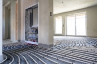Die Roth Wohnungsstationen FlatConnect ermöglichen die Wärmeübergabe dort, wo die Energie benötigt wird. So werden Bereitstellungsverluste vermieden.