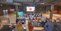 Die spannende Heizwelt rund um die Themen Energie und Nachhaltigkeit bot den passenden Rahmen für die Vorträge der hochkarätigen Referenten.<br />Bild: BAUBILD, Falk