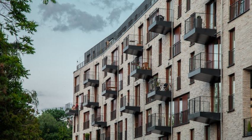 Im Neubau geht ohne Beton, wie hier bei einem mit Betonfertigteilen...