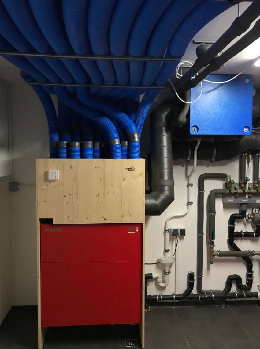 Das WS 320 exklusiv für Kaufmannbau mit roter AbdeckungBilder:...