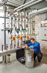 Heizwasseraufbereitung neu auch als Full Service mit Orben Techniker im Namen und Auftrag des Fachhandwerkers innerhalb des dreistufigen Vertriebeswegs, oder zur Miete.