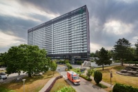 Für das Klinikum Hamburg-Altona ist der Erhalt der Trinkwassergüte trotz der weit verzweigten, „gewachsenen“ Trinkwasser-Installation ein zentrales Thema. Dazu gehört auch zwingend ein funktionierender thermischer Abgleich, um die Temperaturen im normativ geforderten Bereich zwischen 55 °C und 60 °C zu halten. 