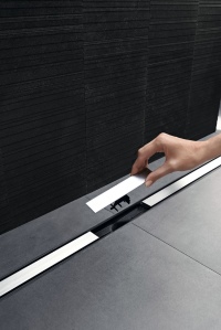 Gelungenes Beispiel für Ecodesign bei Geberit: Bei der neuen Duschrinne CleanLine aus Edelstahl reduziert sich die Materialmenge um 85% im Vergleich zum Vorgängermodell.<br />Bild: <a href=" https://www.geberit.de/home/" target="_blank">Geberit</a>
