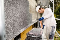 WDVS mit PU-Kleber befestigen<br />Bild: PU-Schaum-Center