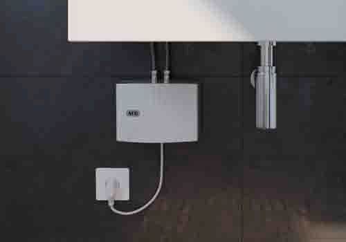 Fürs Handwaschbecken ist der elektronische AEG Klein-Durchlauferhitzer...